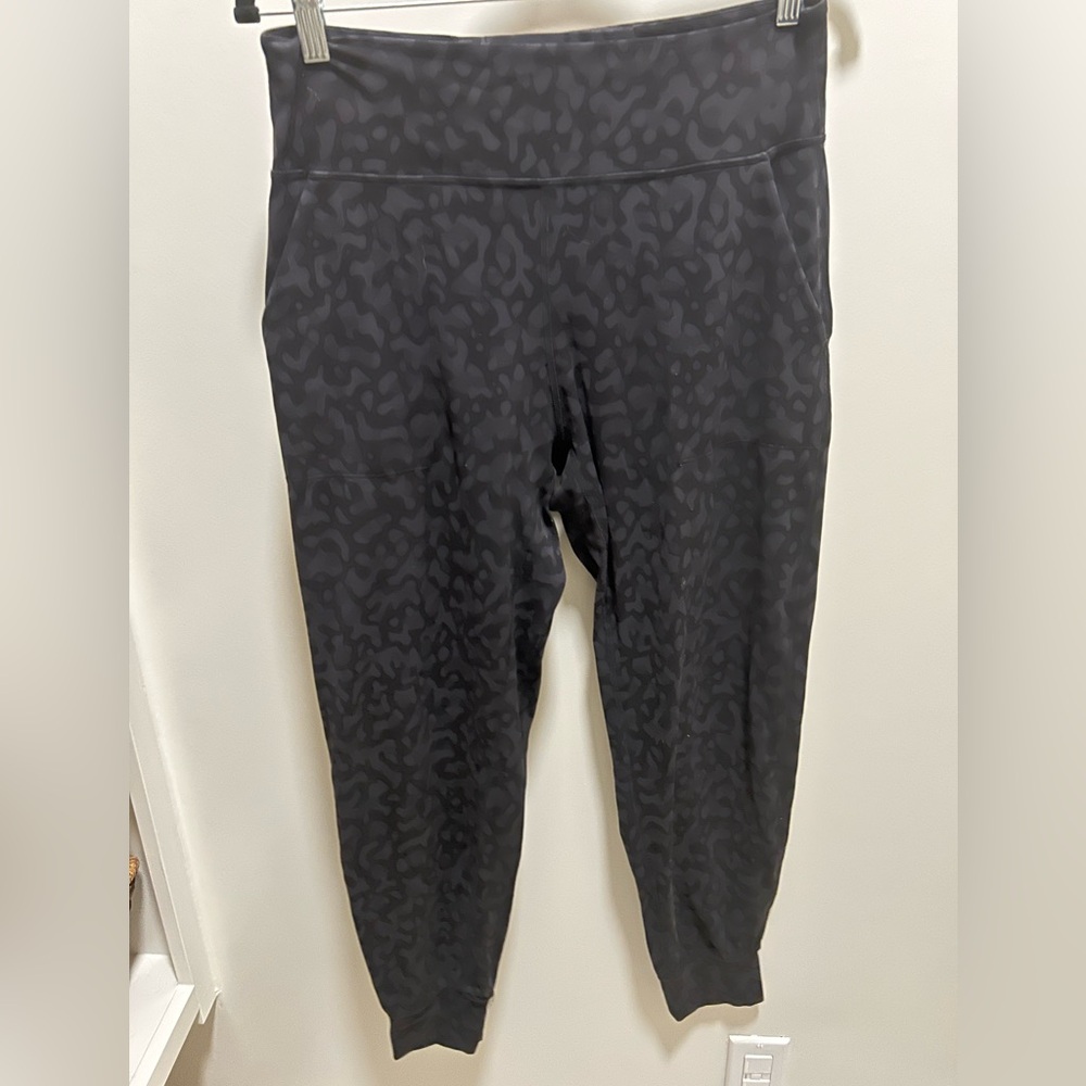 Lululemon Charcoal Pebble Patterned Align Joggers - image 1